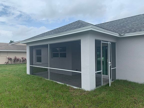 5th image of 2580 SE Grand Dr