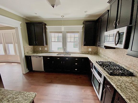 4th image of 744 W Delavan Ave