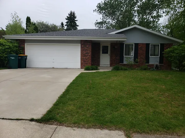 500 Westport Dr, Port Washington, WI 53074