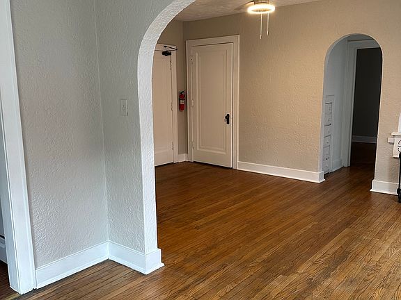 5th image of 817 S Park St APT 8