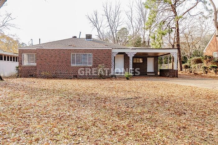 1st image of 15 Brantwood Dr