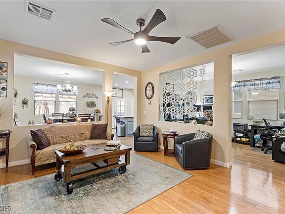 3rd image of 620 Sunderland Ct