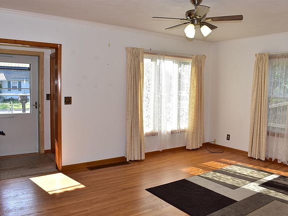 5th image of 4913 Illinois St
