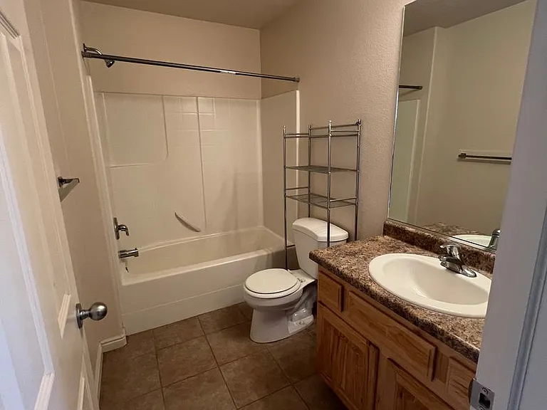296 N Torrey Pines Cir — Photo 12
