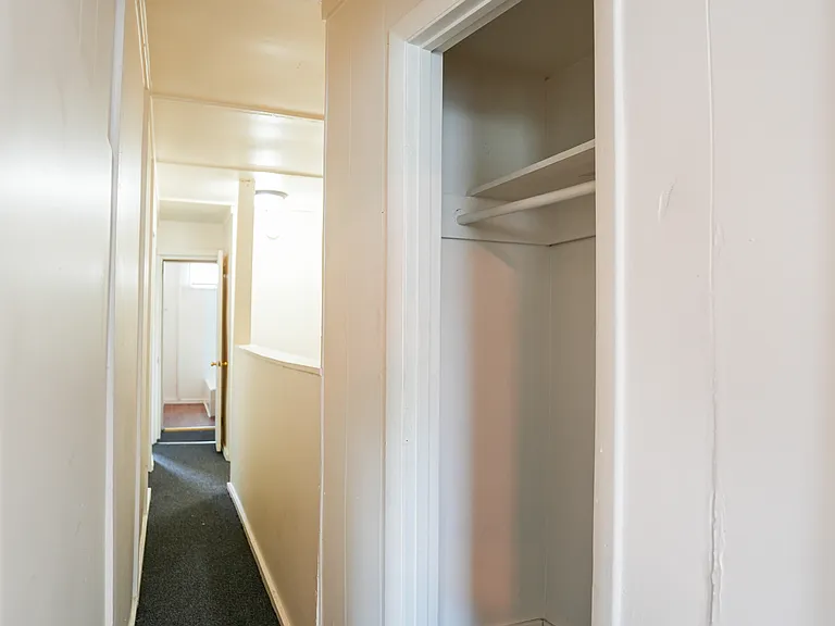 220 N Luzerne Ave — Photo 10