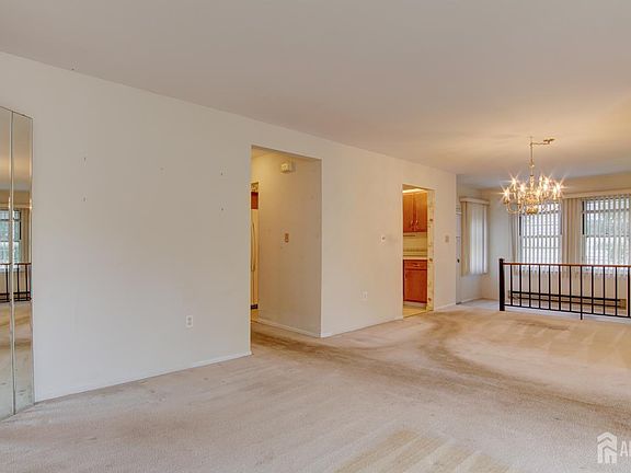 5th image of 14 John Adams Ct #A
