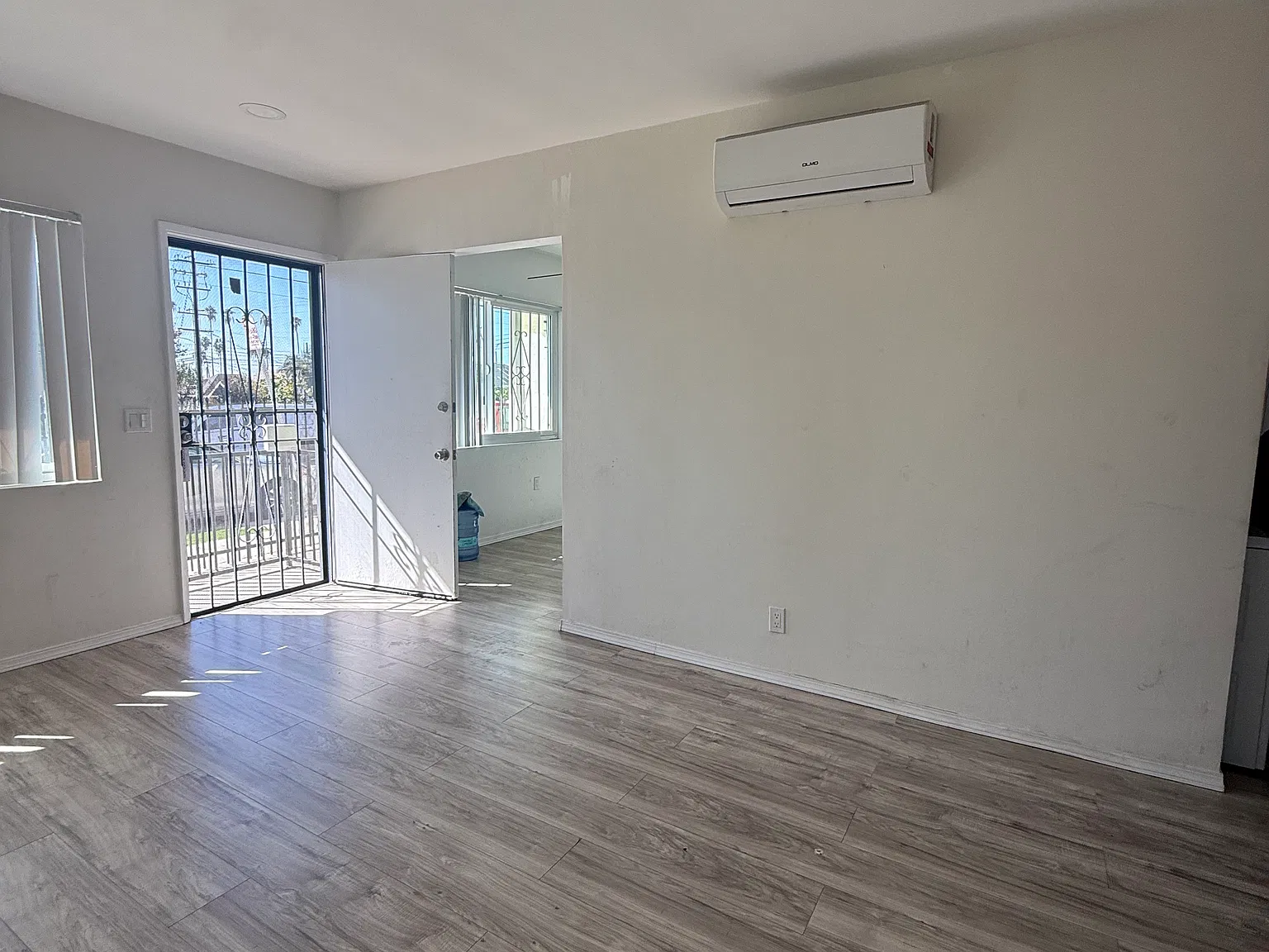 2 bed, 650 sqft, $2,450 — Photo 3