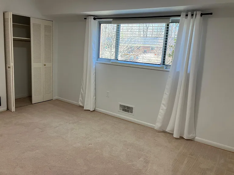 10620 Weymouth St #101 — Photo 63