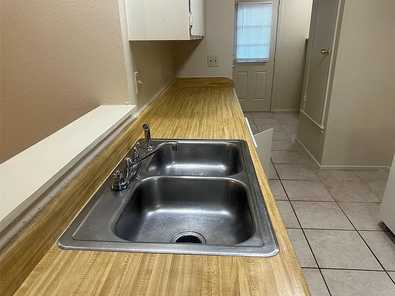 2602 S Bagdad Rd #A — Photo 23
