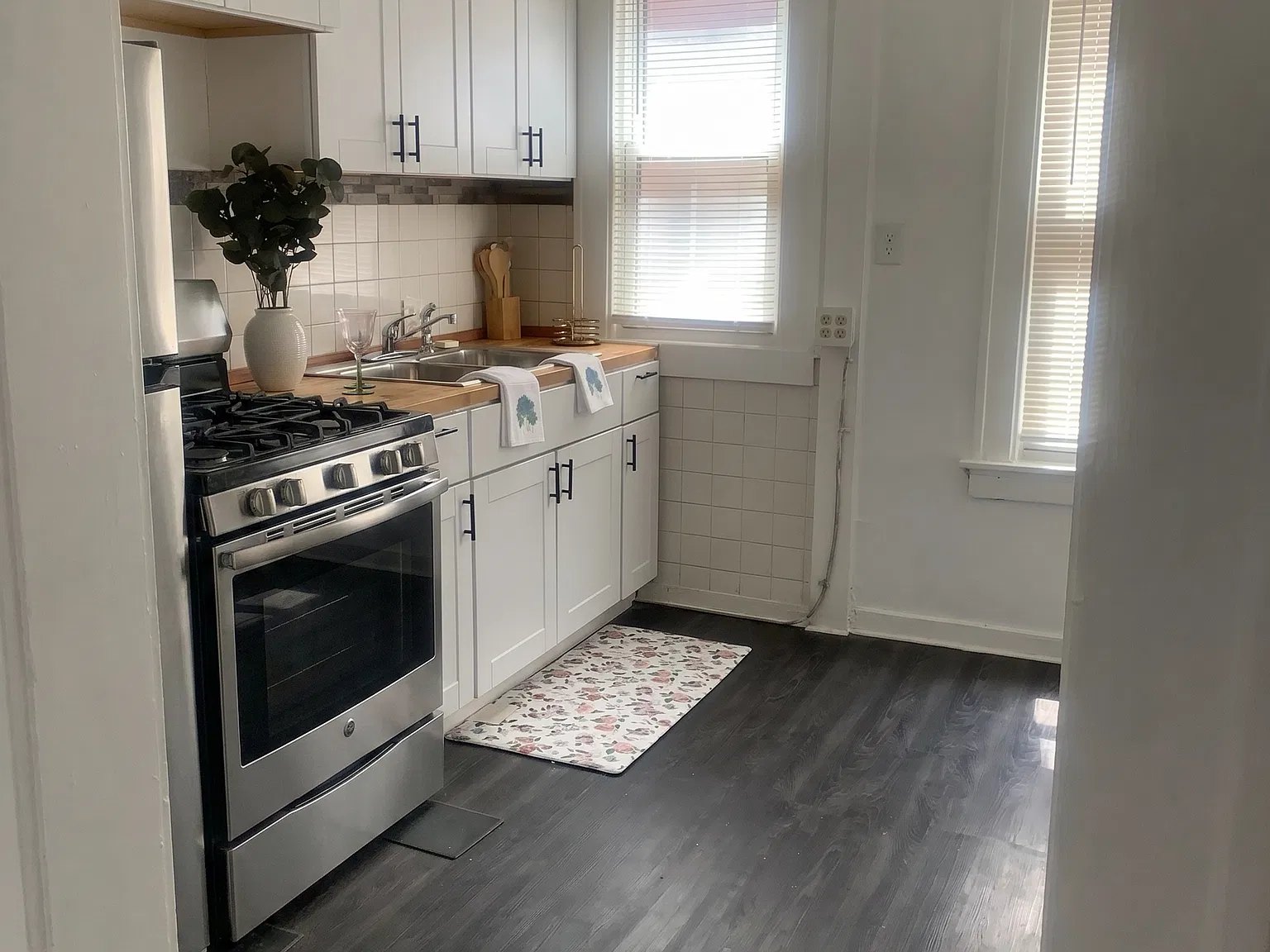 2 bed, 900 sqft, $1,200 — Photo 4