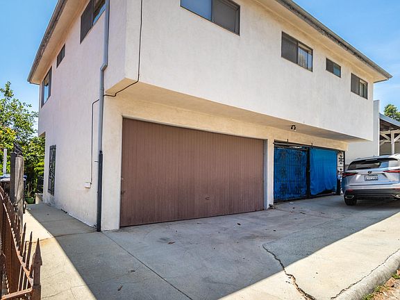 3rd image of 1539 Baxter St #1539