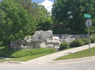 588 Windsor Dr, Fox Lake, IL 60020