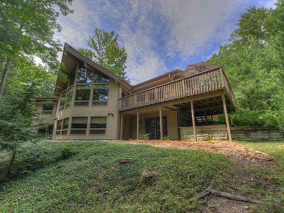 3rd image of 9344 Westwood Dr