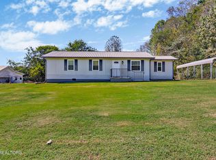 914 Renfro Rd, Harriman, TN 37748