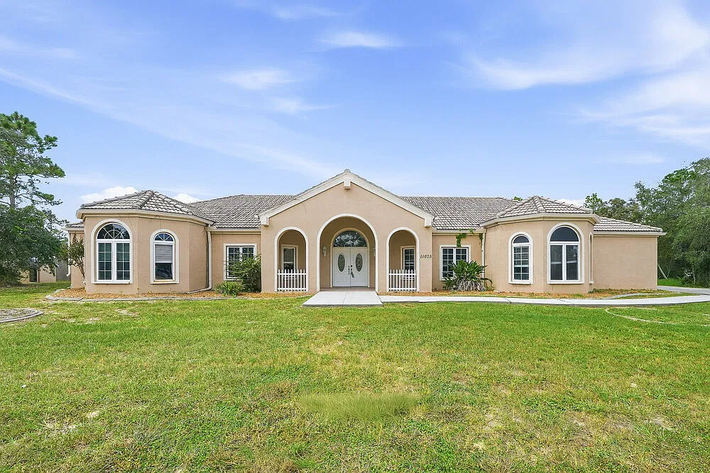 5 bed, 3.5 bath, 3416 sqft, $2,620 — Photo 1