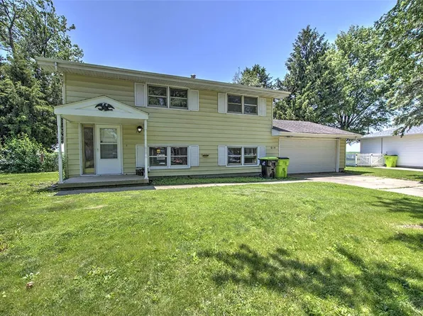 615 Westmoor Dr, Oreana, IL 62554