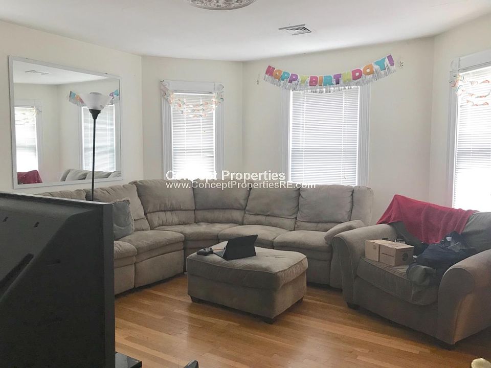 2nd image of 193 Cypress St #3AC