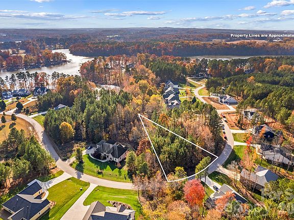 3rd image of 589 Sunset Pointe Dr