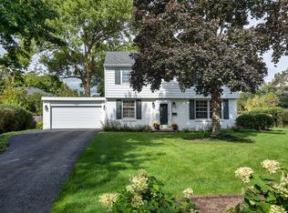 1024 Old Elm Pl, Glencoe, IL 60022