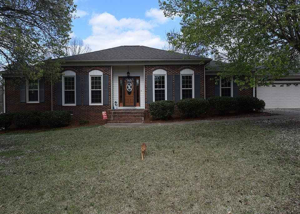 1st image of 302 Fawn Brook Dr