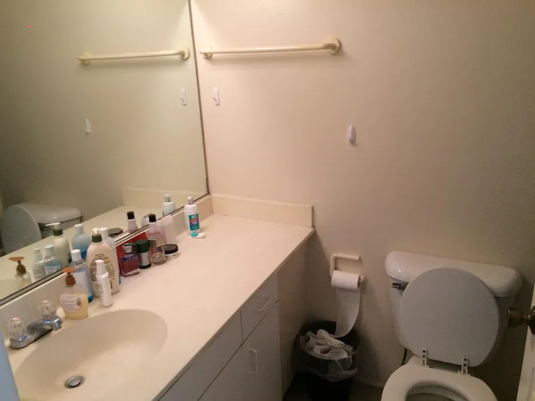 1924 Pelham Ave #202 — Photo 11