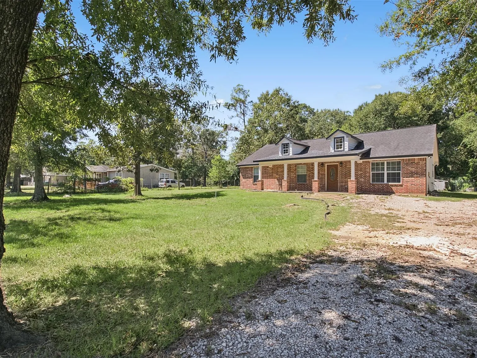 3 bed, 2.0 bath, 1617 sqft, $2,500 — Photo 2