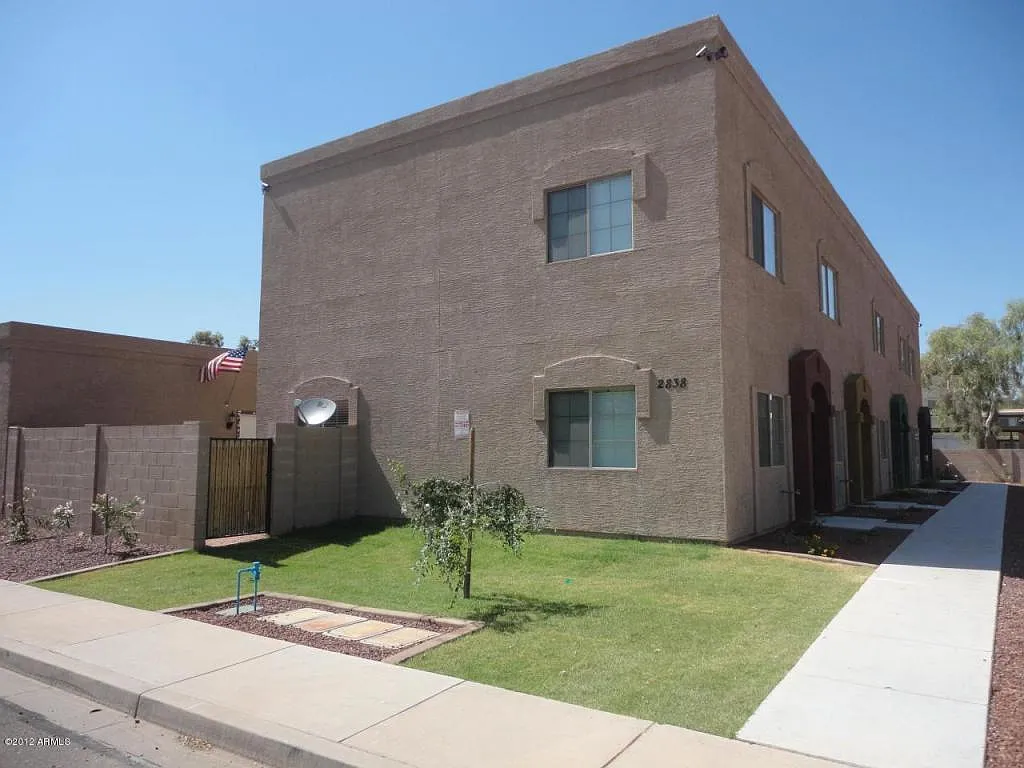 2838 E Tracy Ln Unit 2 - 1 — Photo 3