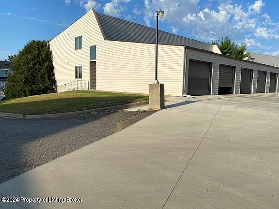 2nd image of 206 Kuchenski Dr APT 5