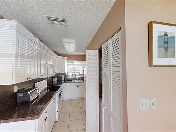 4th image of 13402 W Pineapple Palm Ct