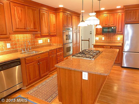 5th image of 4408 Weyburn Dr