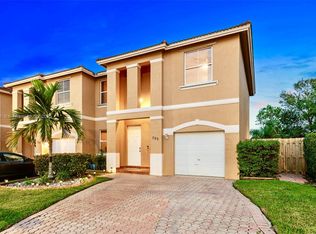 703 NW 135th Ave, Pembroke Pines, FL 33028