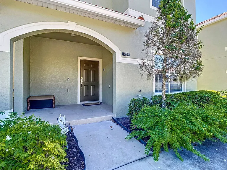 Beach Palm Ave — Photo 47