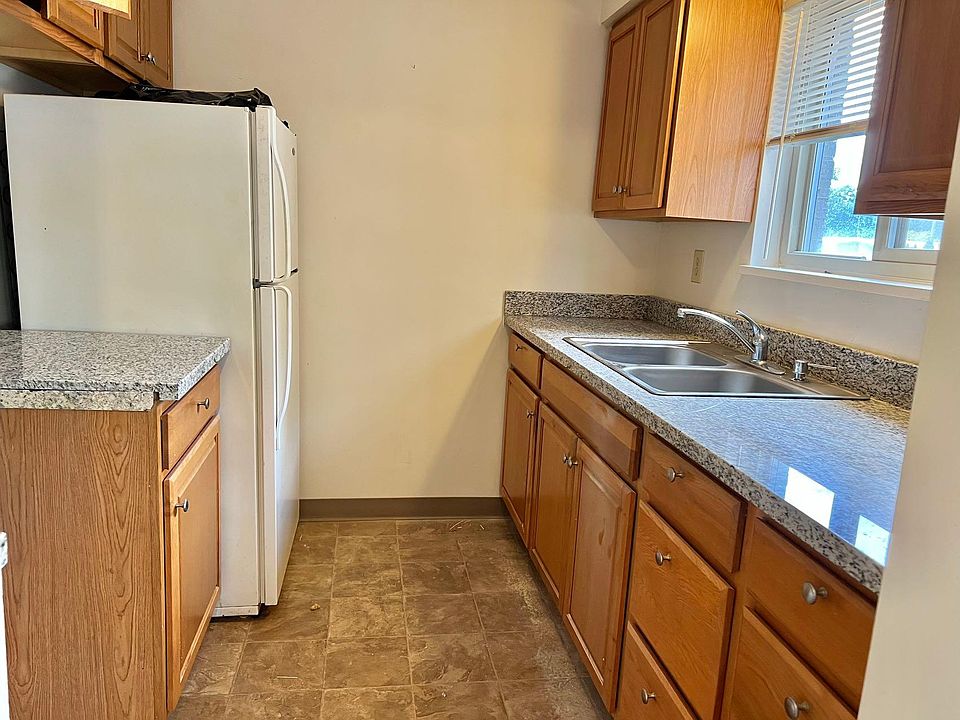 2nd image of 211 Shattuck Ave S APT A2