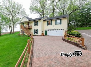 137 S Park Ave, Geneseo, IL 61254