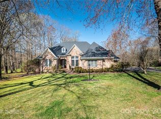 198 Foxglove Dr, Statesville, NC 28625