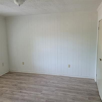 4th image of 201 Westgate Dr #3