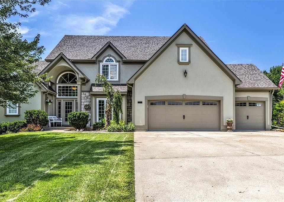1st image of 12810 Oakmont Dr