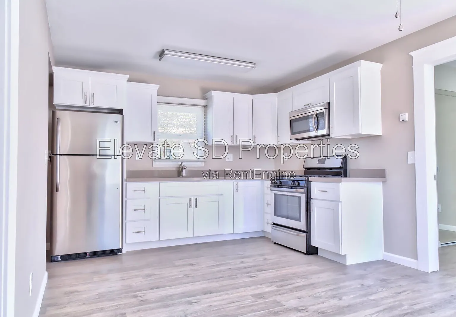 1 bed, 1.0 bath, 400 sqft, $2,295 — Photo 2