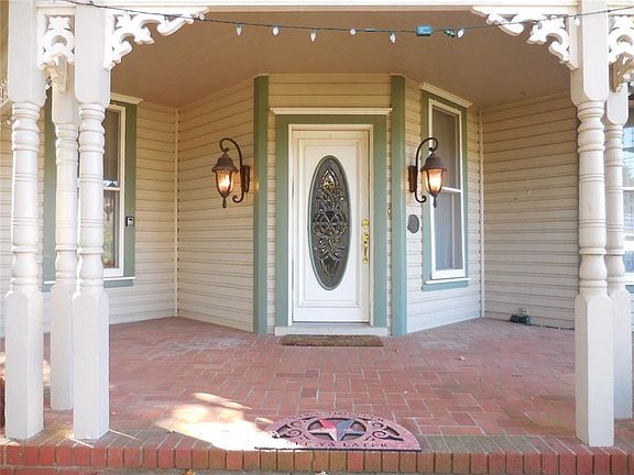 3rd image of 1555 Lindsey St