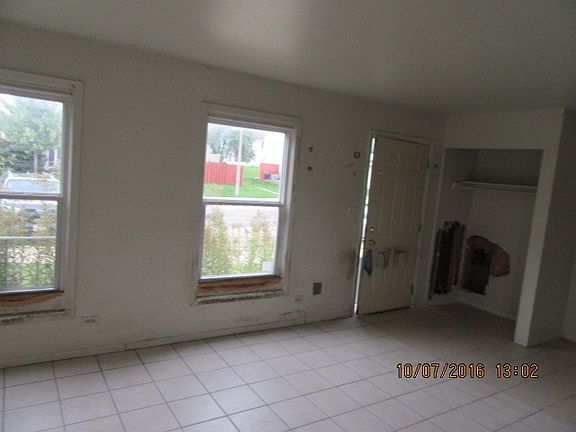 4th image of 1900 Jamestown Cir #1900