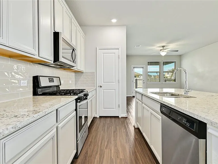 125 Otella St — Photo 9