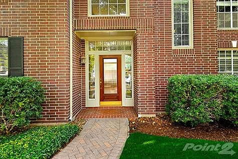 Very inviting front walk way