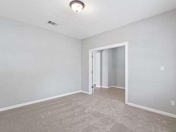 2nd image of 133 Covent Dr