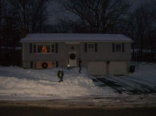 27 June St, Dudley, MA 01571