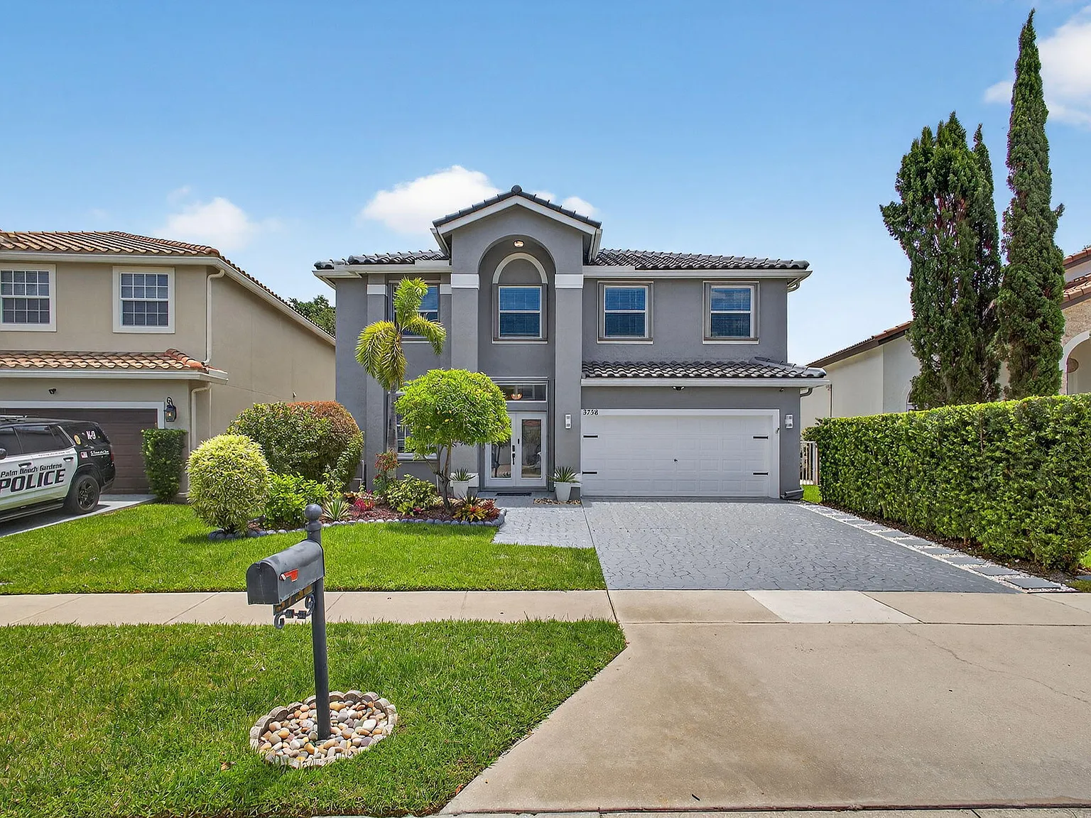 5 bed, 3.5 bath, 2933 sqft, $7,900 — Photo 4