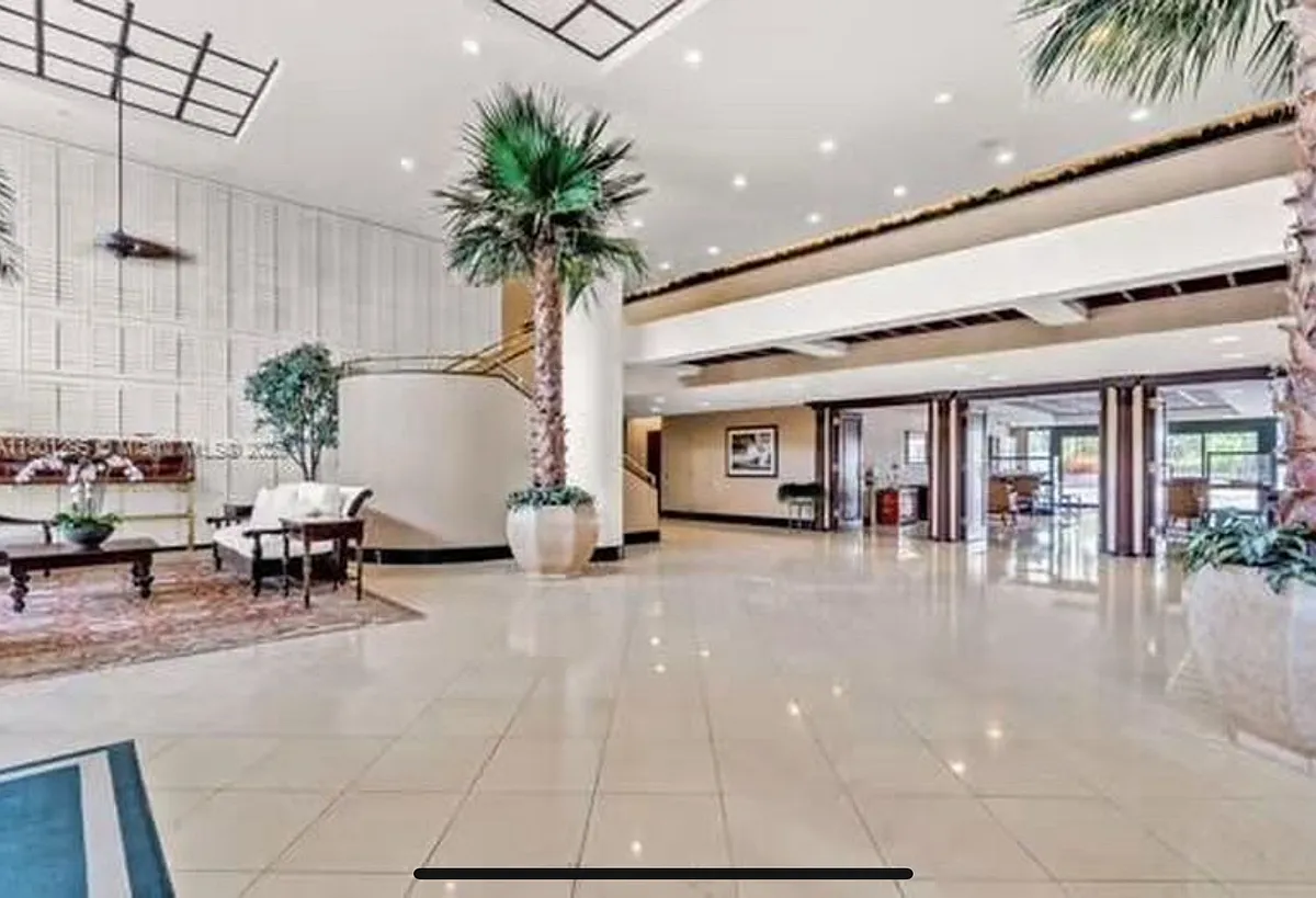 Building Photo - 151 Crandon Blvd #128