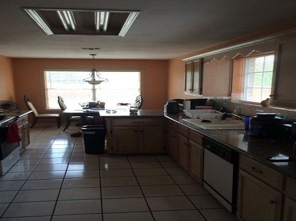 3rd image of 1804 Lauren Ln