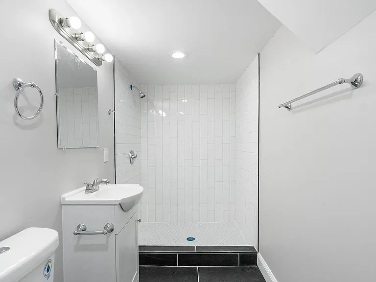 7137 Eastbrook Ave — Photo 22
