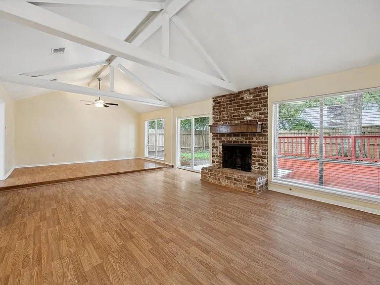 14311 Overbrook Ln — Photo 4