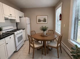 110 Taylor St, Waltham, MA